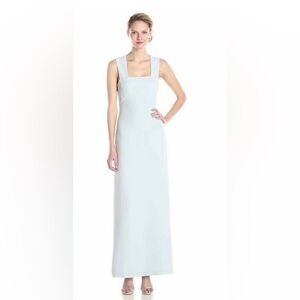 BCBGMAXAZRIA Agata Long Gown
Off White v-back Size 2 Sleeveless
Formal